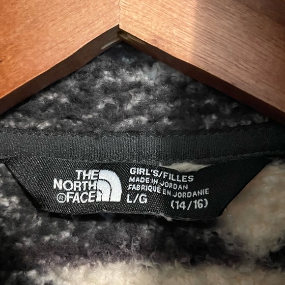 North Face Girls Jacket - Picture 2 of 7